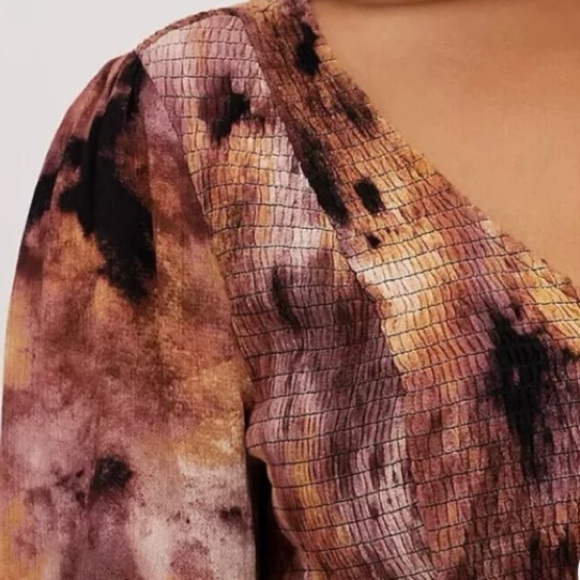 Torrid Women size 2 (2X) V Neck Baby-doll Top Crinkle Gauze Tie Dye Purple Tan - Picture 4 of 11